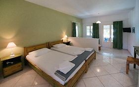 Villa Kazazis